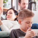 家族で別々に観たい!複数デバイスで同時に視聴できる動画配信サービス(VOD)